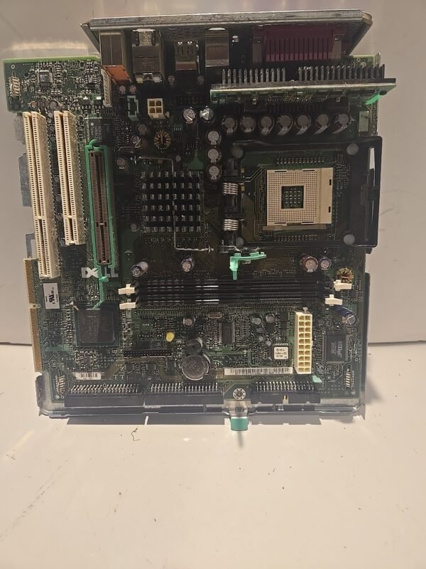 Dell motherboard , p/n 0t606,  optiplex gx260, v/s/p/4usb/lan, rev a02 w tray