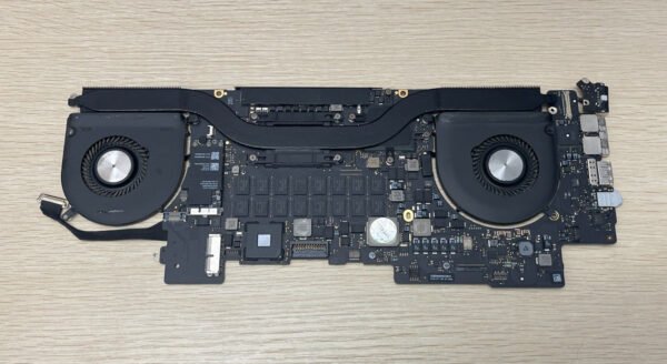 Apple MacBook Pro Mid 2014 15" A1398 i7 2.2GHZ 16GB Logic Board 820-3662-A