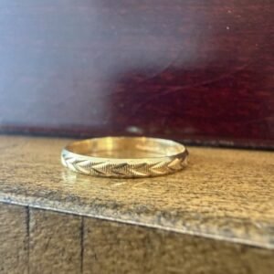 14k Yellow Gold Chevron Ring Size 8.75 Not Scrap