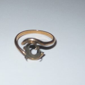 scrap gold filled jewelry 10K Ring with no stone in the setting 1.4g