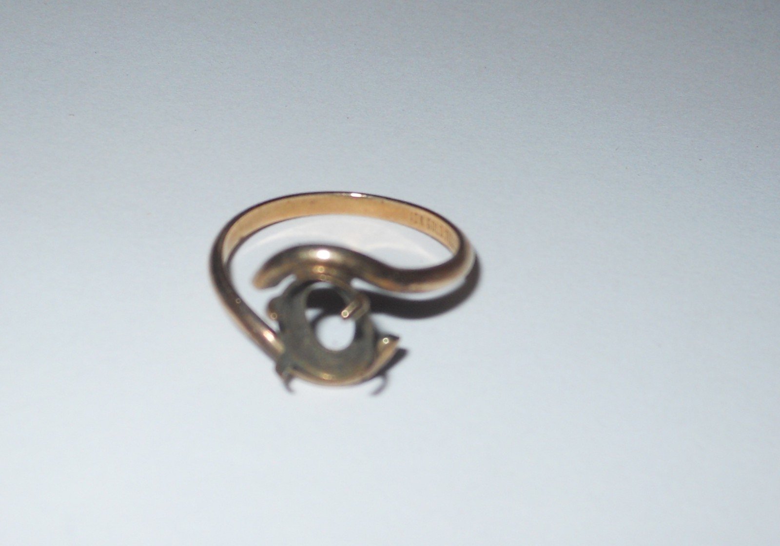 scrap gold filled jewelry 10K Ring with no stone in the setting 1.4g