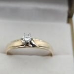 14K GOLD & .2ct Diamond Solitaire Wedding Engagement Ring 2.5g Not Scrap s12.25