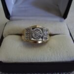 MENS 14K SOLID GOLD 13 DIAMOND CLUSTER RING 6.8 GRAMS NOT SCRAP
