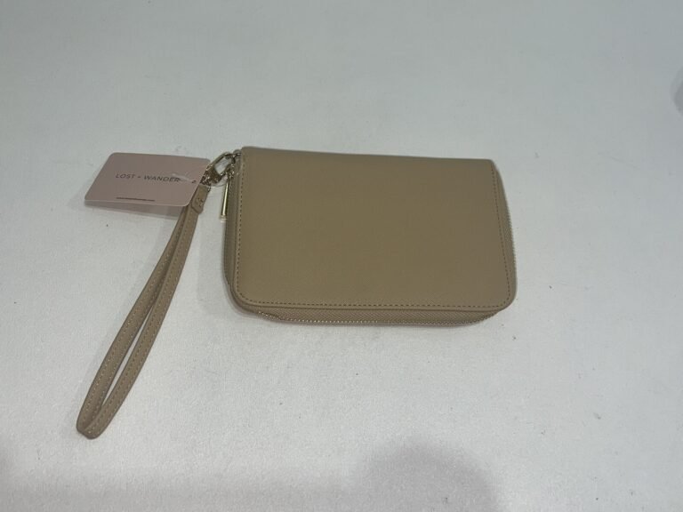 NWT! Lost + Wander WORRYFREE PASSPORT WALLET – Brown $40