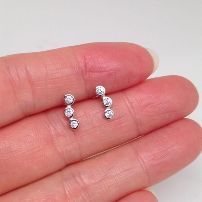 925 Sterling Silver Bezel Cz Three Stone Bar Stud Earrings Womens 9mm Tiny