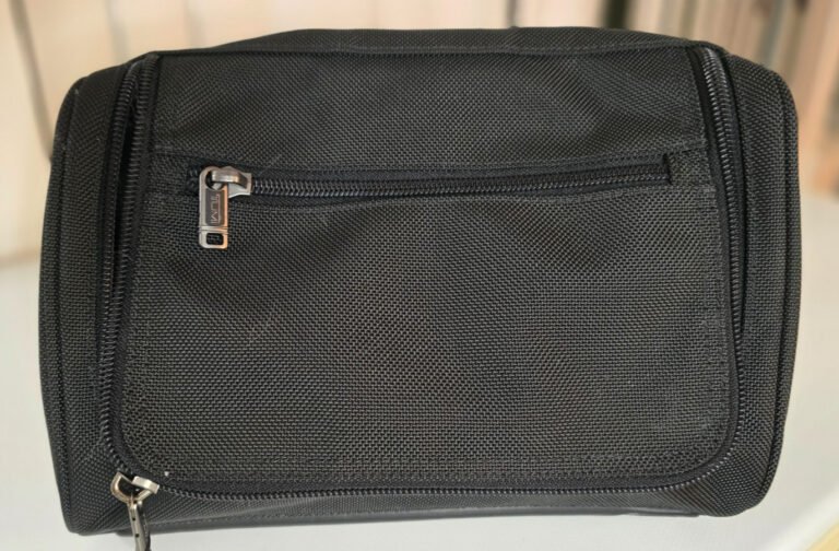 Tumi Mens Travel Black Toiletry Bag 22190D4 ESPN Logo Travel Accessories