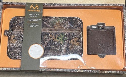 Realtree Travel Kit Gift Set Camo Toiletry Bag 6oz Hip Flask Hunting Gift NWT