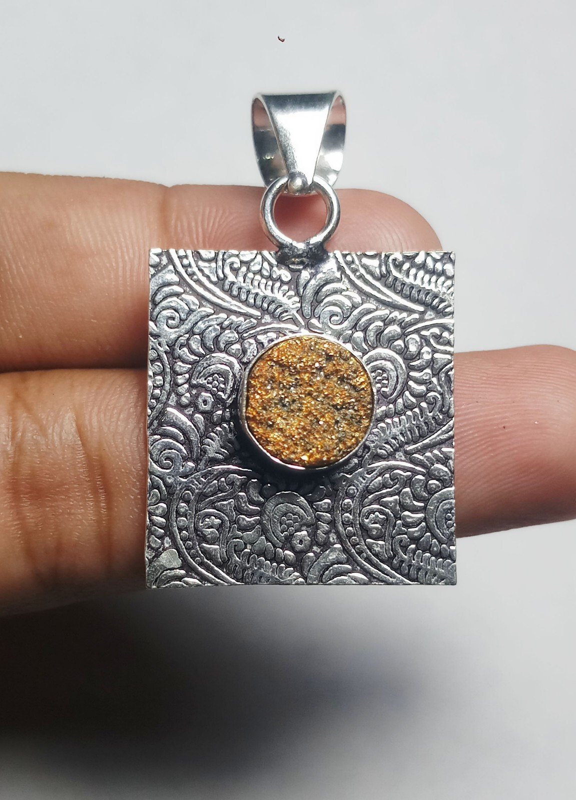 Titanium Druzy Round Shape Gemstone Handmade Pendant Jewelry Pendant Size 1.5 In